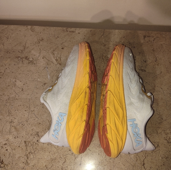 HOKA Arahi 6 Women's Athletic Shoes - Gray and Yellow - Picture 8 of 8